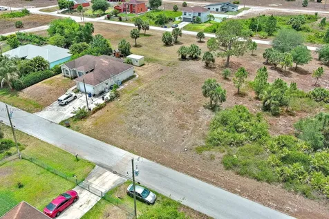 914 S Mercury Avenue Lehigh Acres FL 33974