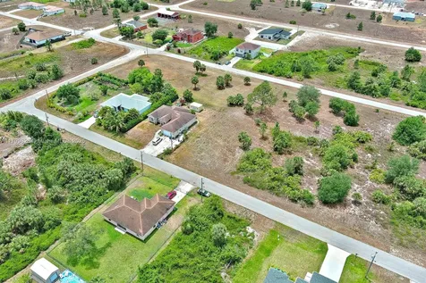 914 S Mercury Avenue Lehigh Acres FL 33974
