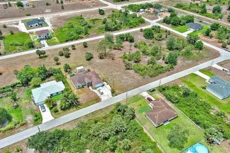 914 S Mercury Avenue Lehigh Acres FL 33974