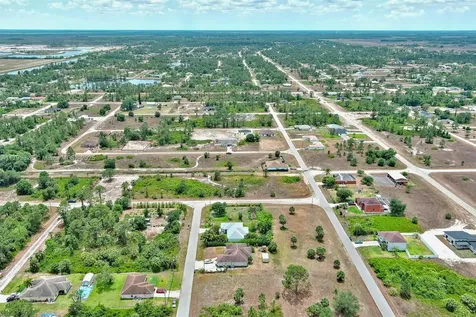 914 S Mercury Avenue Lehigh Acres FL 33974