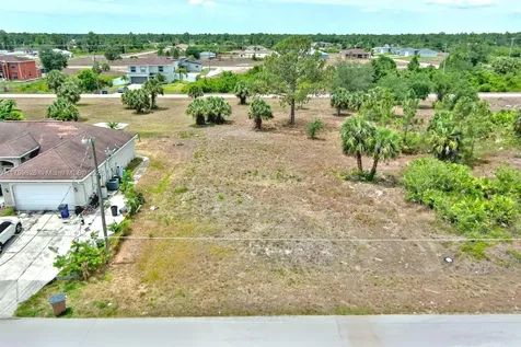 914 S Mercury Avenue Lehigh Acres FL 33974