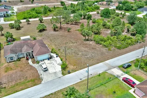 914 S Mercury Avenue Lehigh Acres FL 33974