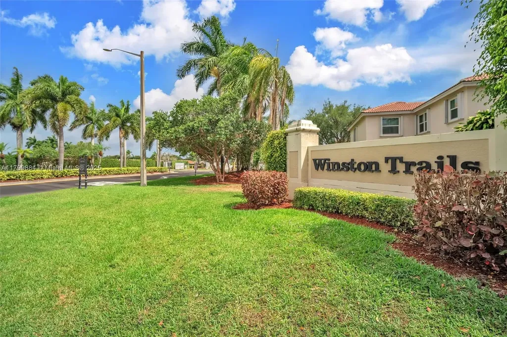 6684 Brookhurst Circle Lake Worth FL 33463