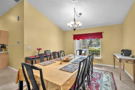 6684 Brookhurst Circle Lake Worth FL 33463