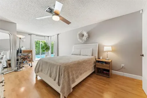 2421 NW 102nd Way Pembroke Pines FL 33026