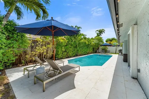 2421 NW 102nd Way Pembroke Pines FL 33026