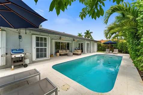 2421 NW 102nd Way Pembroke Pines FL 33026