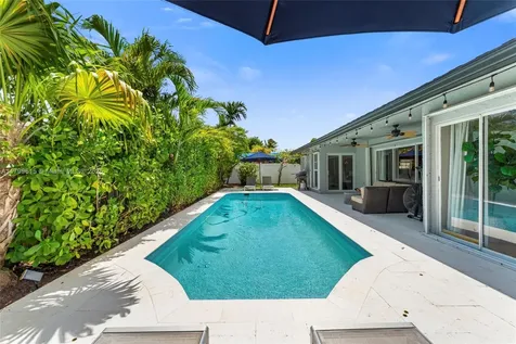 2421 NW 102nd Way Pembroke Pines FL 33026