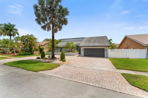 2421 NW 102nd Way Pembroke Pines FL 33026