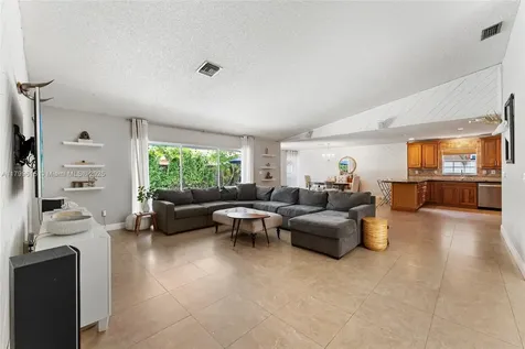 2421 NW 102nd Way Pembroke Pines FL 33026