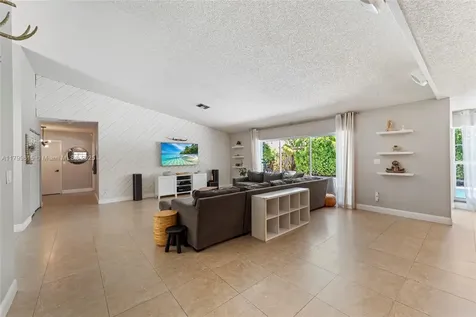 2421 NW 102nd Way Pembroke Pines FL 33026