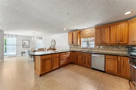 2421 NW 102nd Way Pembroke Pines FL 33026