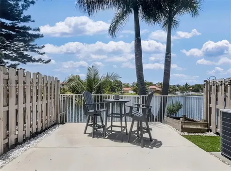 1409 NW 126th Way Sunrise FL 33323