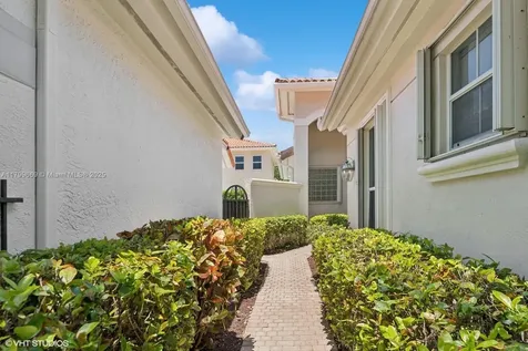 1576 Breakwater Terrace Hollywood FL 33019
