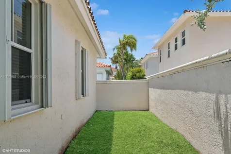 1576 Breakwater Terrace Hollywood FL 33019