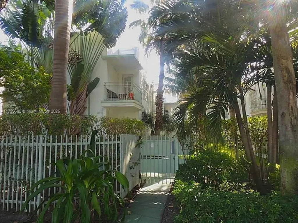 1215 Meridian Avenue Miami Beach FL 33139