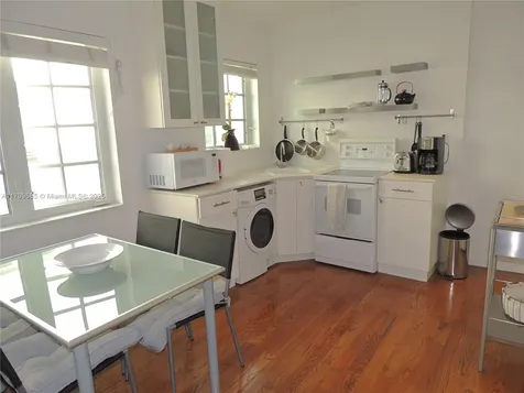 1215 Meridian Avenue Miami Beach FL 33139