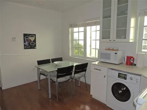 1215 Meridian Avenue Miami Beach FL 33139