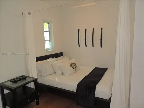 1215 Meridian Avenue Miami Beach FL 33139