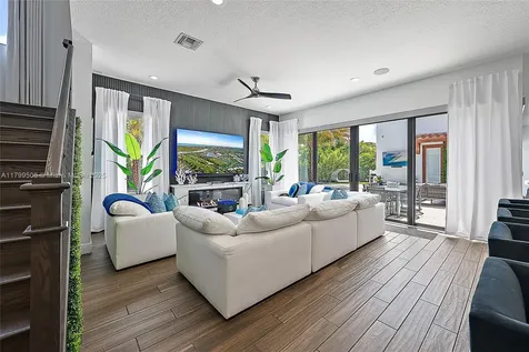 2069 Dickens Terrace Palm Beach Gardens FL 33418