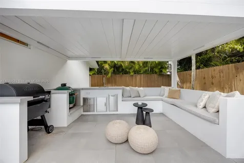 5721 SW 59th Avenue South Miami FL 33143