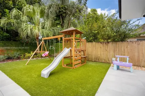 5721 SW 59th Avenue South Miami FL 33143