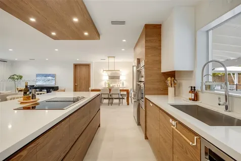 5721 SW 59th Avenue South Miami FL 33143