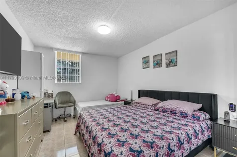 4550 NW 9th Street Miami FL 33126