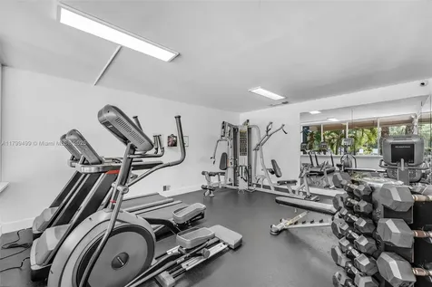 4550 NW 9th Street Miami FL 33126