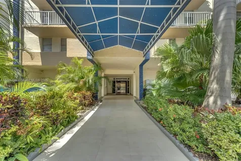 4550 NW 9th Street Miami FL 33126