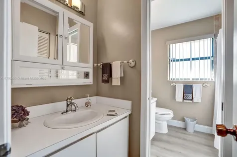 1930 W Oak Knoll Circle Davie FL 33324