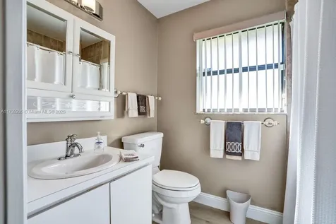 1930 W Oak Knoll Circle Davie FL 33324