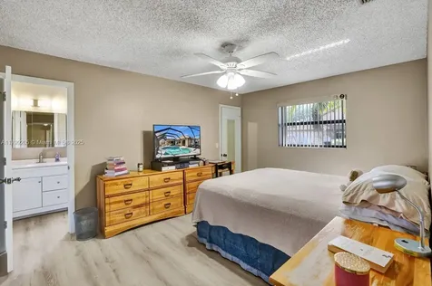 1930 W Oak Knoll Circle Davie FL 33324