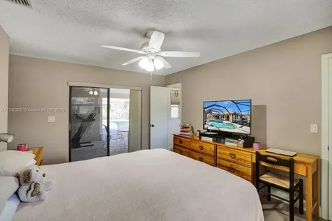 1930 W Oak Knoll Circle Davie FL 33324
