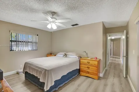 1930 W Oak Knoll Circle Davie FL 33324