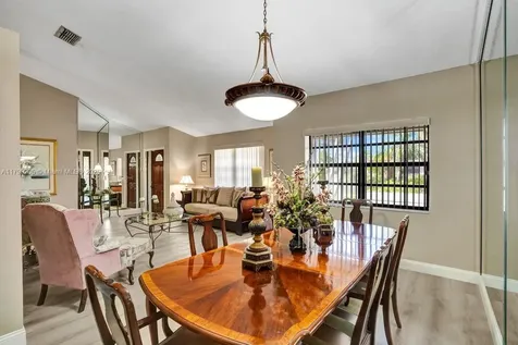 1930 W Oak Knoll Circle Davie FL 33324