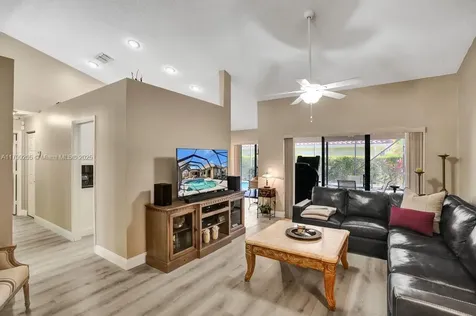 1930 W Oak Knoll Circle Davie FL 33324