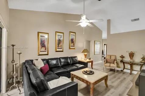 1930 W Oak Knoll Circle Davie FL 33324