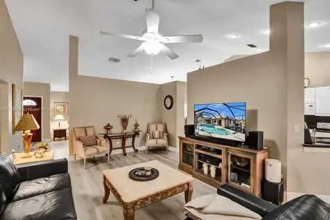 1930 W Oak Knoll Circle Davie FL 33324