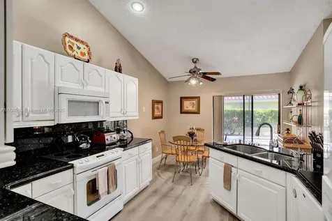 1930 W Oak Knoll Circle Davie FL 33324