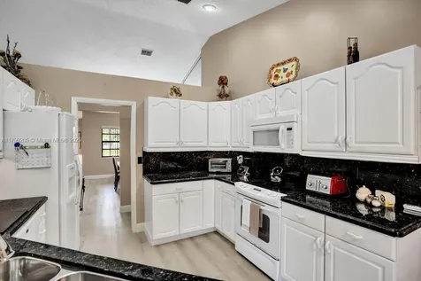 1930 W Oak Knoll Circle Davie FL 33324