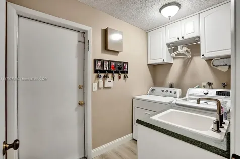 1930 W Oak Knoll Circle Davie FL 33324