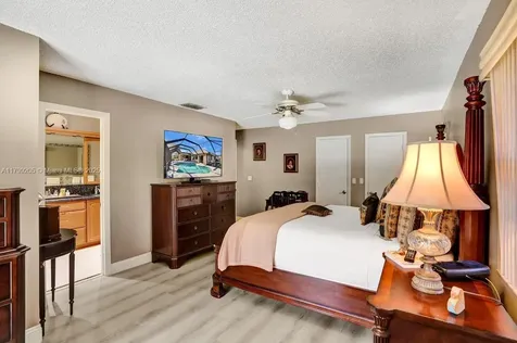1930 W Oak Knoll Circle Davie FL 33324