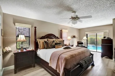 1930 W Oak Knoll Circle Davie FL 33324