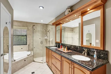 1930 W Oak Knoll Circle Davie FL 33324