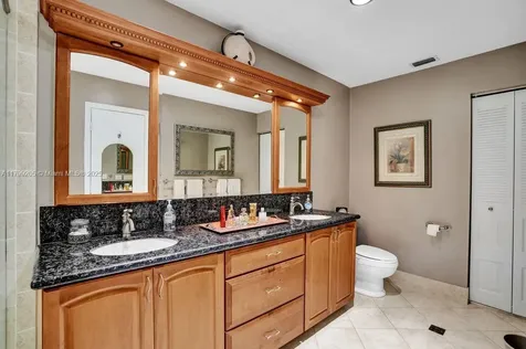 1930 W Oak Knoll Circle Davie FL 33324