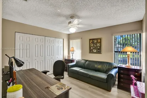 1930 W Oak Knoll Circle Davie FL 33324