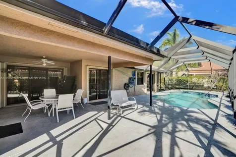 1930 W Oak Knoll Circle Davie FL 33324