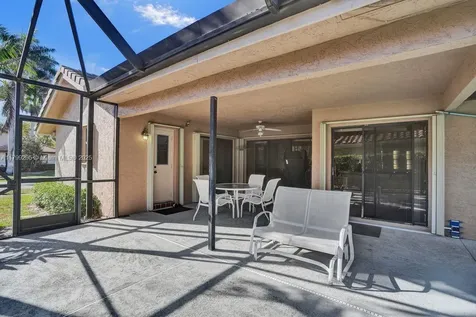 1930 W Oak Knoll Circle Davie FL 33324