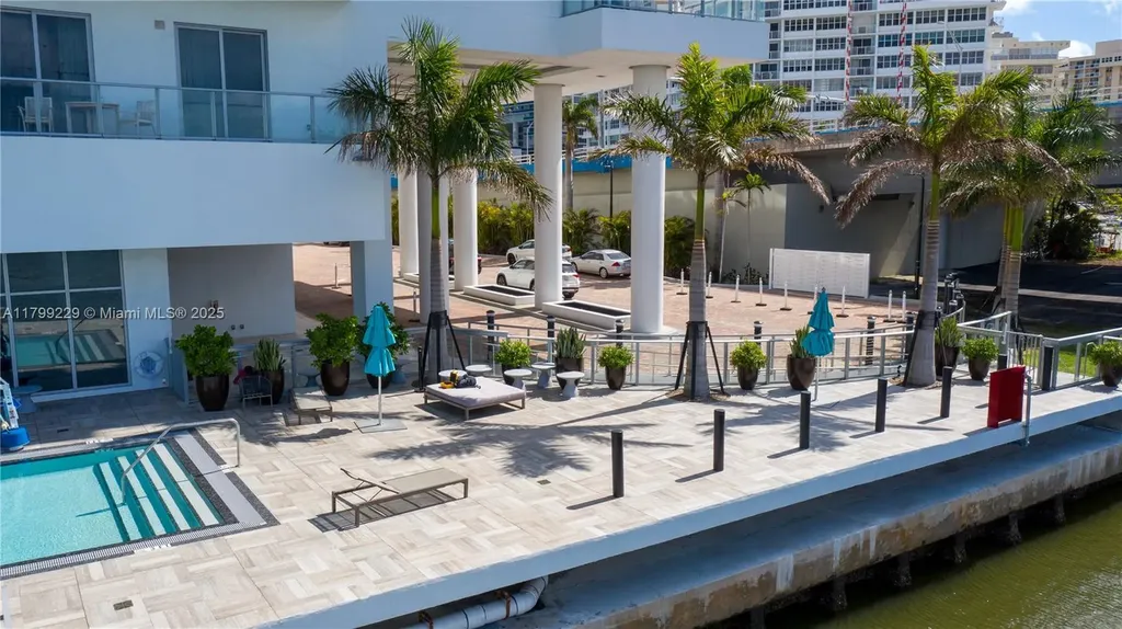 4010 S Ocean Drive Hollywood FL 33019